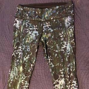 Lululemon blue multicolored crop leggings